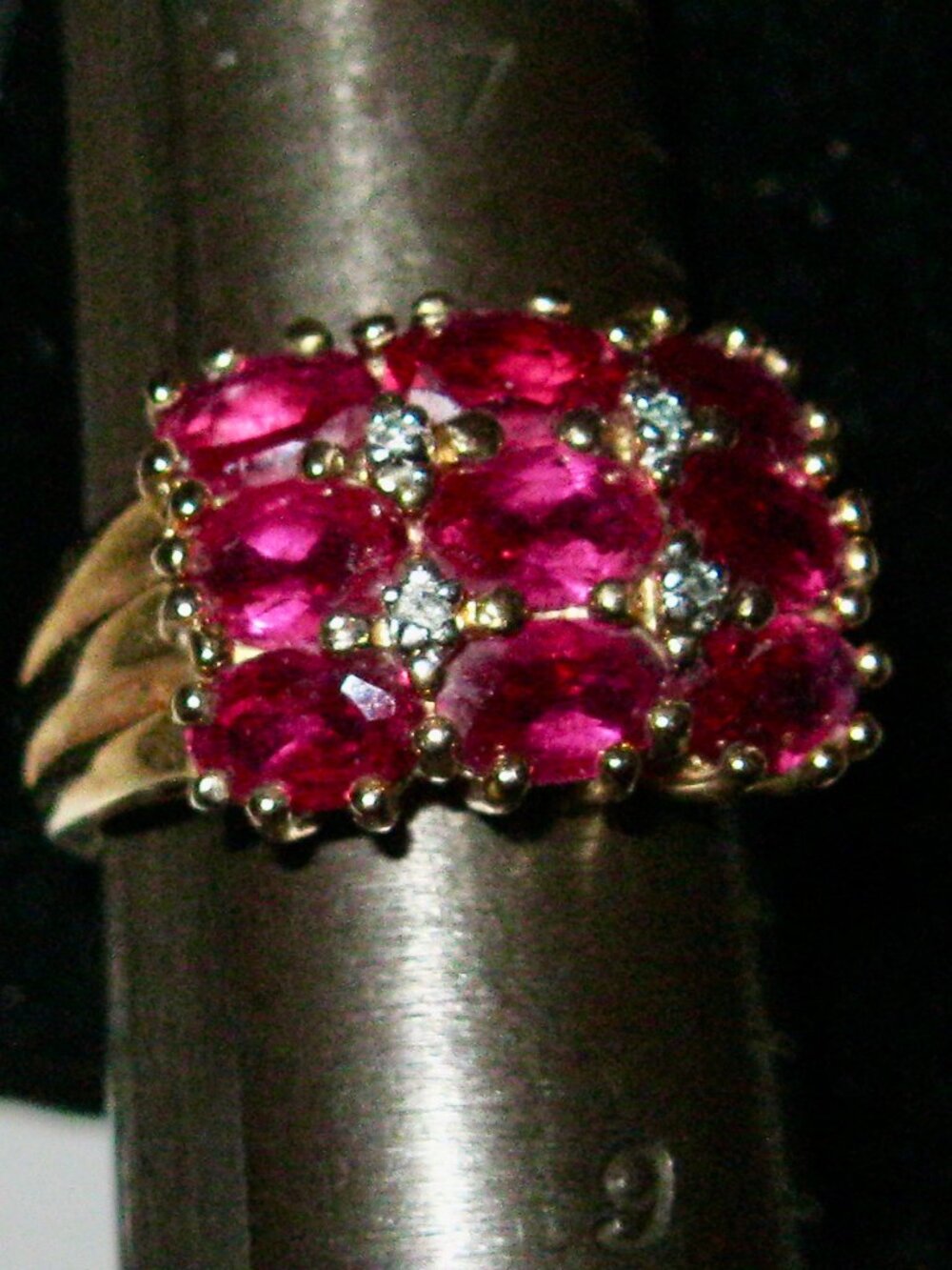 LOVELY RED STONES COCKTAIL RING IN GOLD TONE BAND SIZE 8